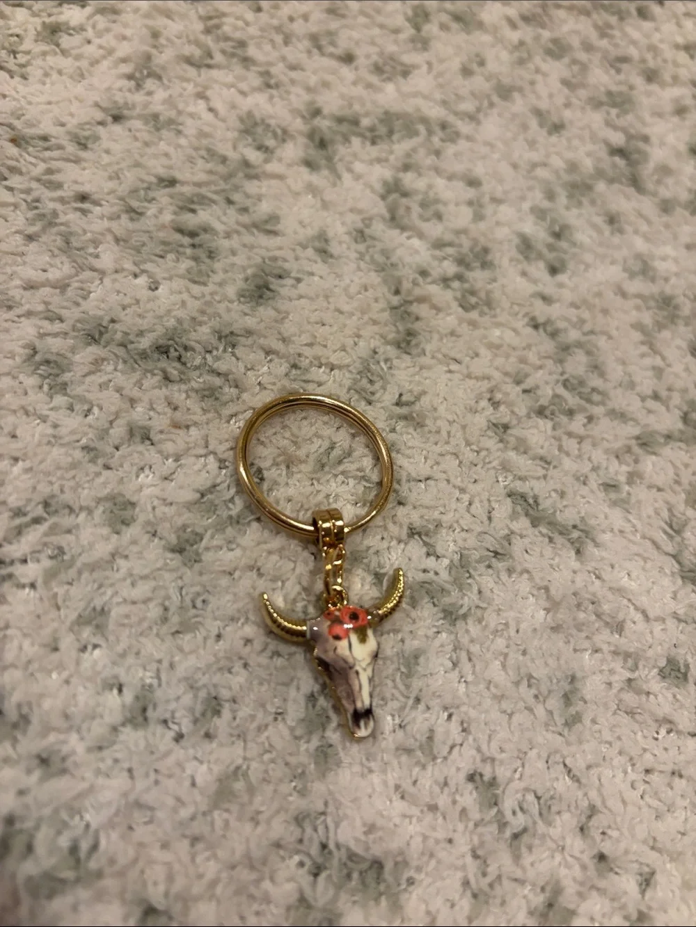 Gold-Tone Western Cattle Skull Bull Keychain with Floral Accent NWT 2”